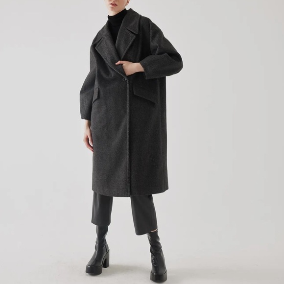 02 Fabulous Black Striped Oversized Bouclé Coat with Sleeve Detail - Picture 1 of 5
